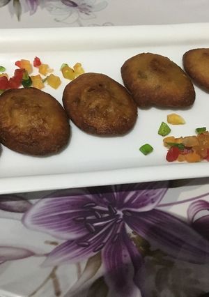 A picture of Meethe gulgule.