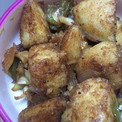 A picture of Fried idli.