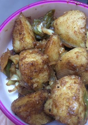 A picture of Fried idli.