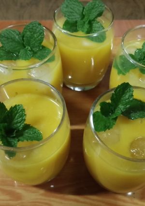 A picture of Papaya & turmeric smoothie 🥤.