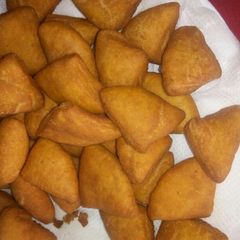 A picture of Mango flavored mandazis.