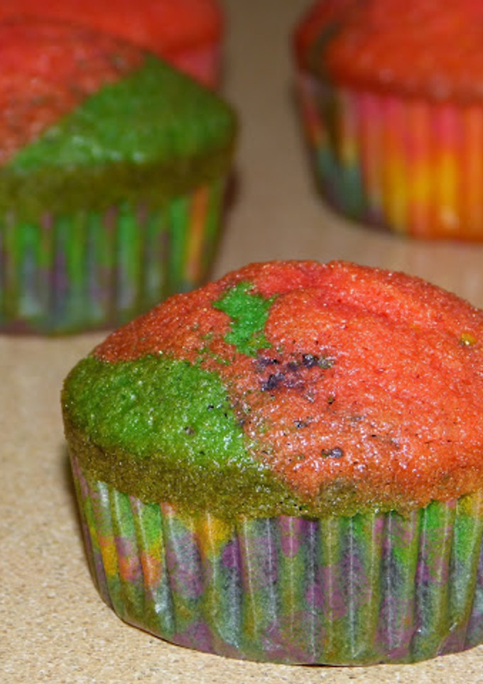 Una foto de Cupcakes arcoiris (ideal para niños)