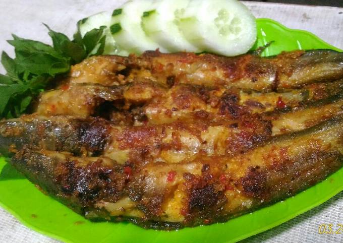 Lele Bakar Padang