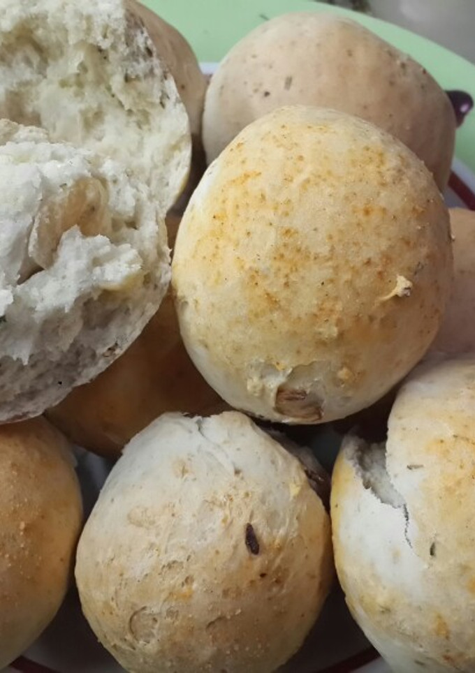 Una foto de Pancitos de cebolla y orégano express(con harina leudante)
