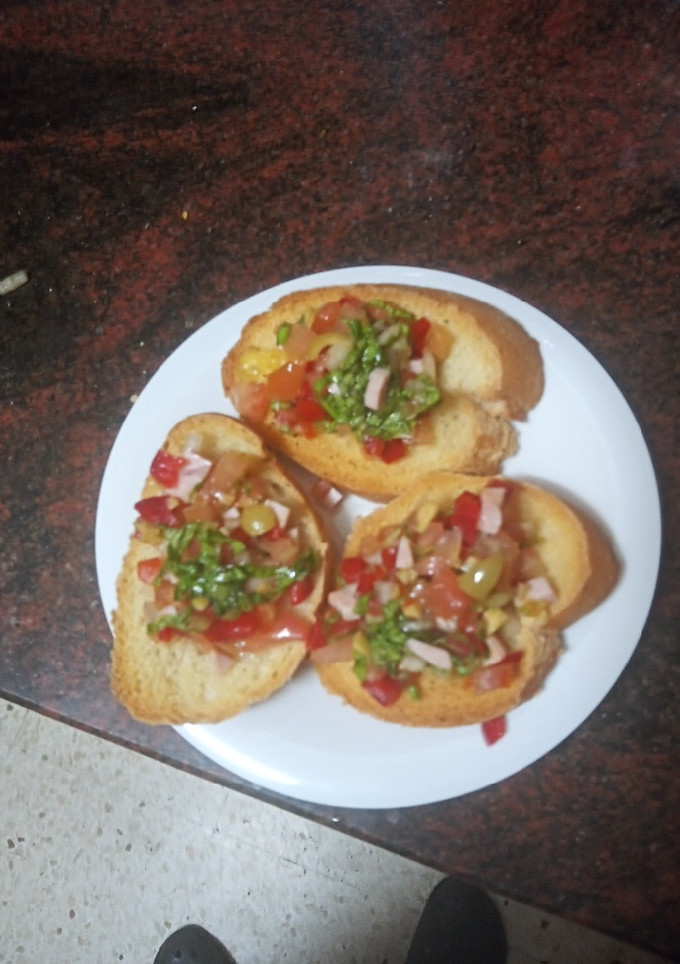 Una foto de Bruschetta de ensalada express