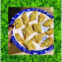 A picture of Arabic dessert with sevi.