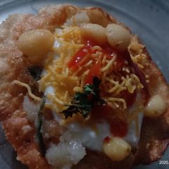 A picture of Papadi chat.