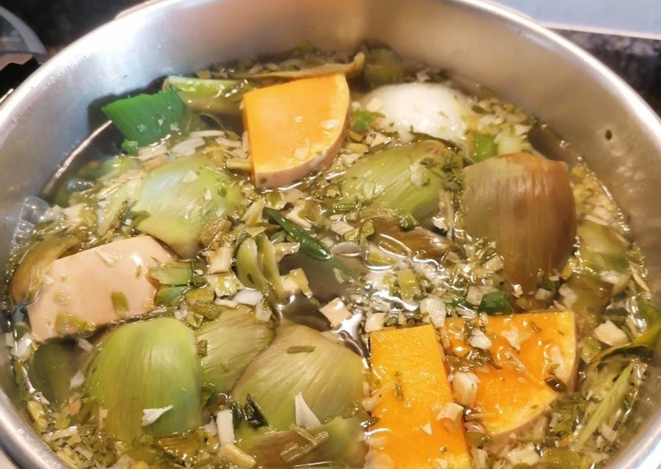 23.Caldo de verduras de aprovechamiento