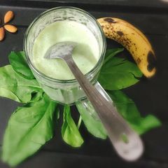 Spinach Banana Smoothie (Healthy) A picture of Spinach Banana Smoothie (Healthy).