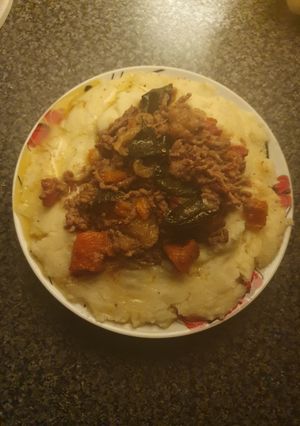 A picture of Courgette Tomato Beef mince Mash.
