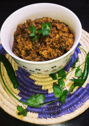 A picture of Shaljum (Turnip) And Palak (Spinach) Ki Bhujiya.