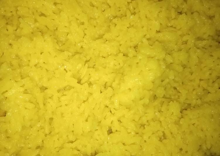 Langkah Mudah untuk Menyiapkan Nasi kuning simple magic com  Anti Gagal