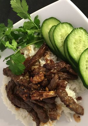 รูปของ เนื้อกระเทียม สูตรง่าย
