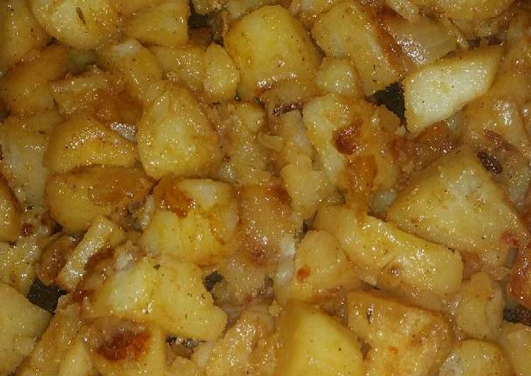 Fried potatoes with onions