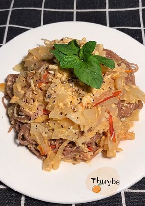 Hình của món Bún gạo lứt xào trứng hành tây 🥚🧅.