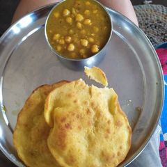A picture of Chole bhature.