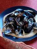 Soutè di cozze e vongole su letto di crema di ceci