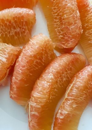 Hình của món Gọt bưởi cùng con.