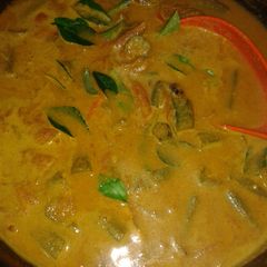 A picture of Vendakka Theeyal (Okra/Ladies finger in roasted coconut).