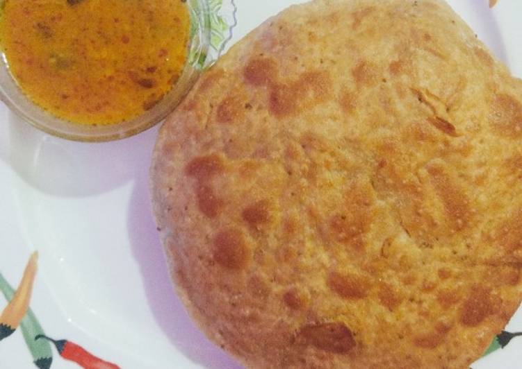 Steps to Prepare Homemade Aalo jhol wth daal kachori