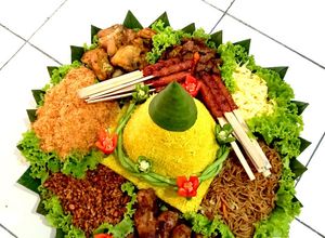 Foto resep Nasi Kuning Magicom (Simple)