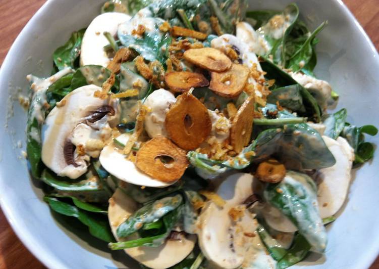 Recipe of Yummy Spinach &amp; Mushrooms Salad