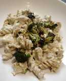 Brokkolis-mascarponés csirkemell, teljes kiőrlésű tésztával 🥦