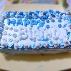 A picture of Love Birthday cake💕.