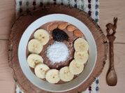 Una foto de quinoa pop y mantequilla de mani