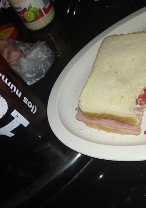 Una foto de Sándwich con Cheetos