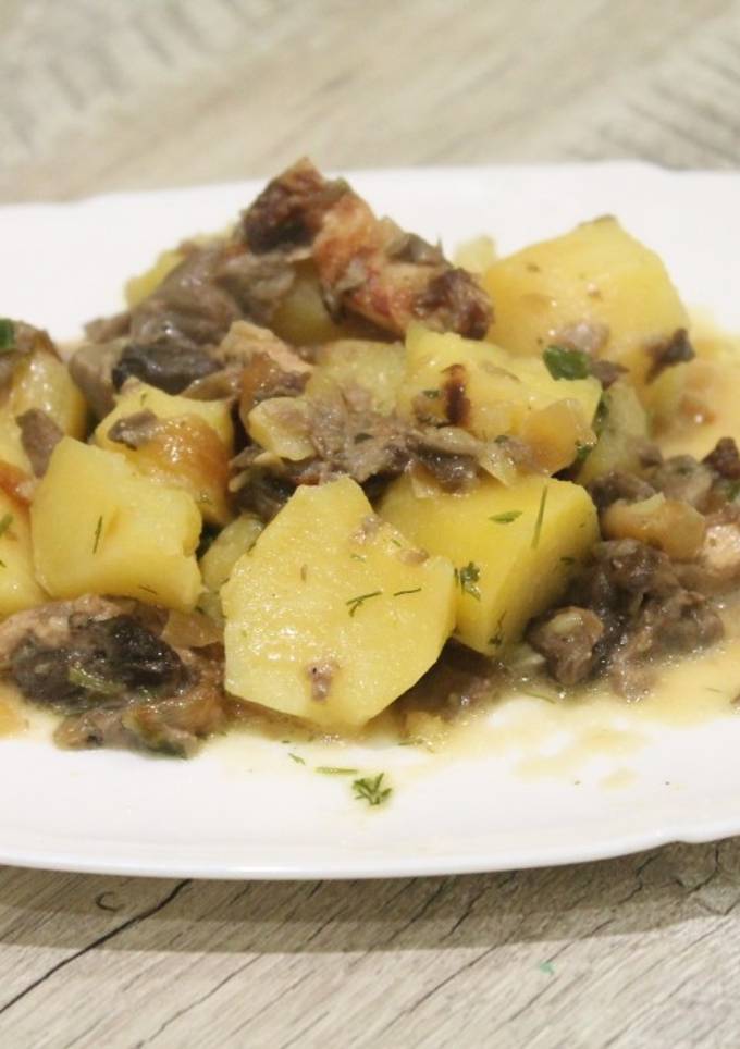 Картопля в сметані з грибами
