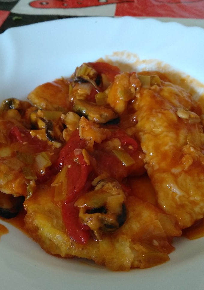 Una foto de Tintorera en salsa de mejillones