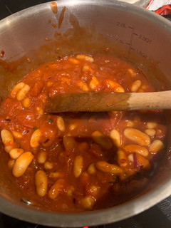 A picture of Easy baked beans.