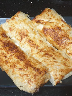 A picture of Phyllo Meat Sandwich.