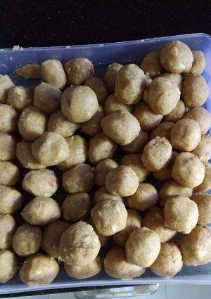 A picture of Mini  laddu.