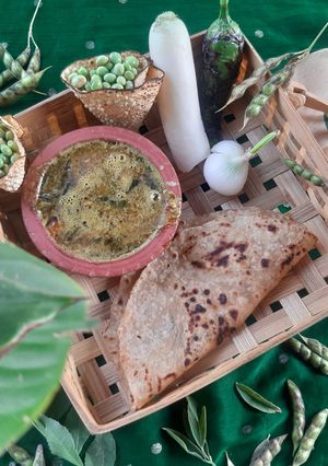तुरीच्या दाण्यांची आमटी (toorichya danaychi amti recipe in marathi) रेसिपी चे मुख्य फोटो 