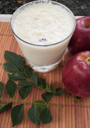 A picture of Apple milk shake.