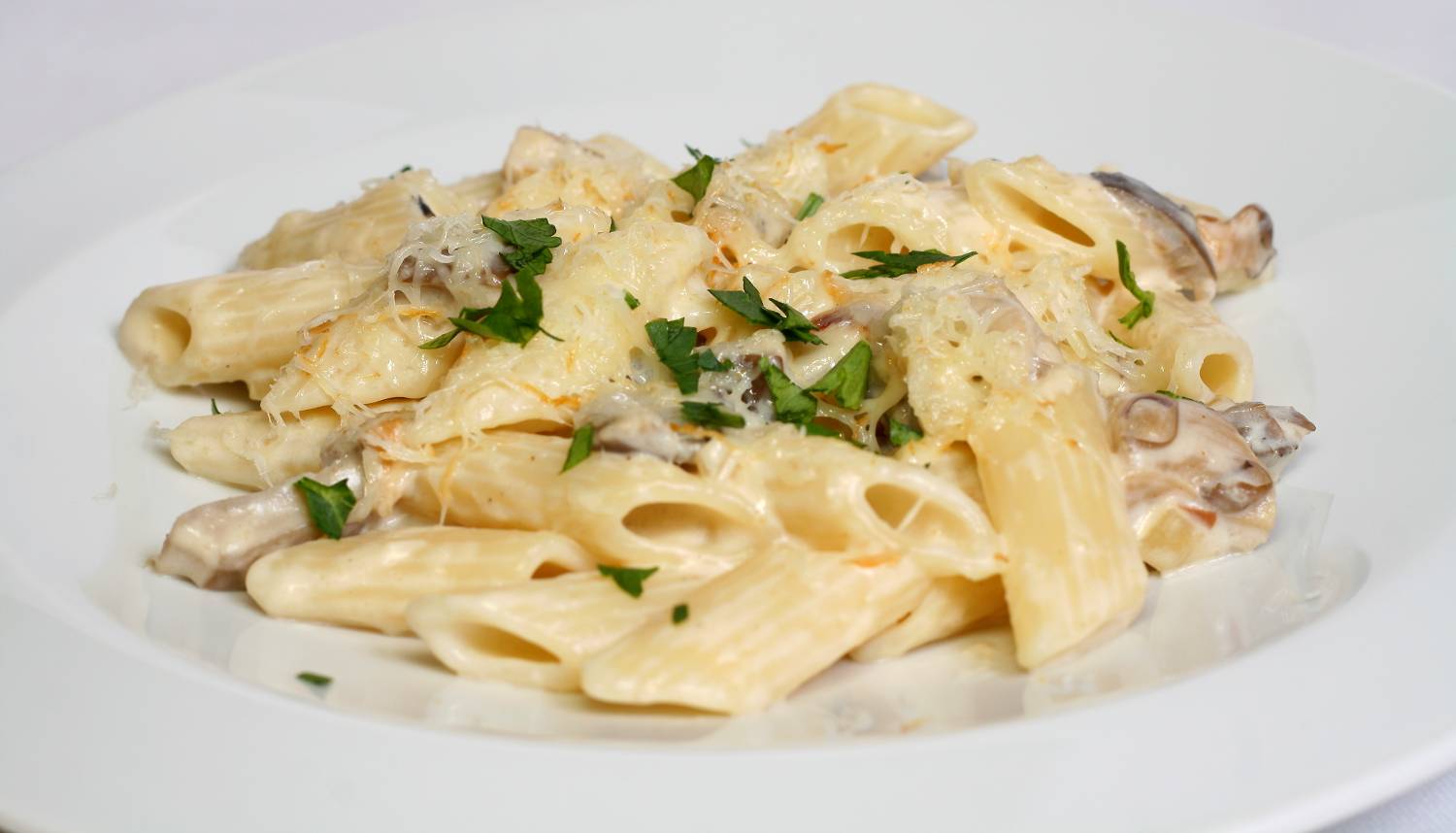 Laskagombás-tejszínes penne recept recept fotó