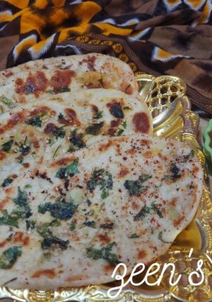 A picture of Aloo Kulcha.