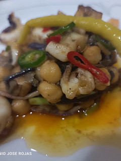 Una foto de Garbanzos cocidos y especias Cookpad