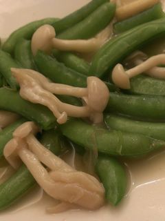 [好菇多多] 菇菇炒甜豆 的食譜成品照片