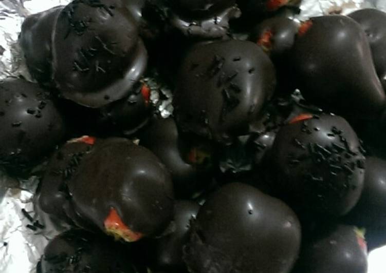 Easiest Way to Make Any-night-of-the-week Chocolate coated Strawberry Cooking Basics for Beginners