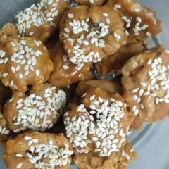 A picture of Caramelized Walnuts.