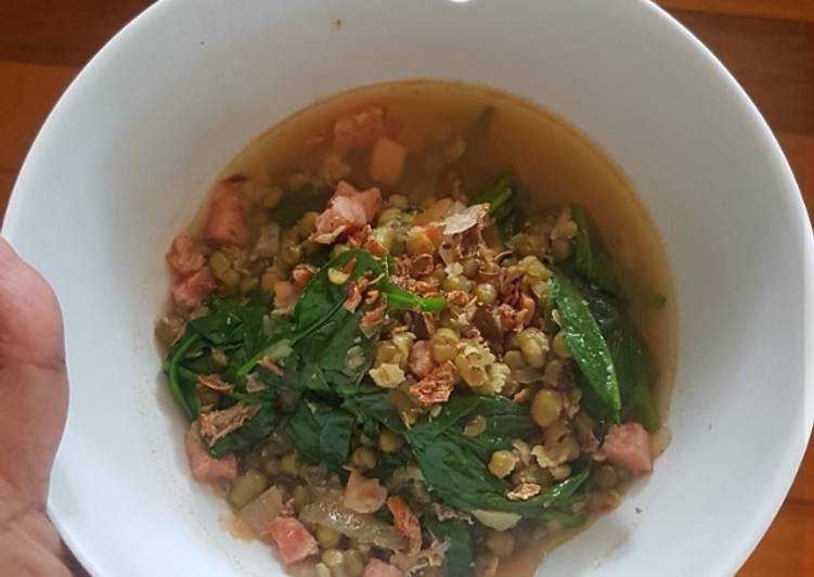 Resep Sup Kacang Hijau dengan Bayam dan Bacon Anti Gagal