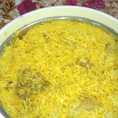 A picture of Chicken pulao.