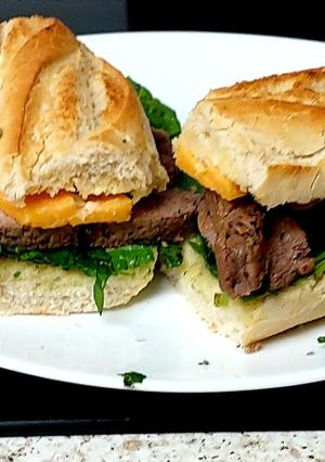 A picture of My Garlic & Basil Steak on a Baget 🤩🤩🤩.