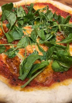 Una foto de Pizza napolitana con poolish
