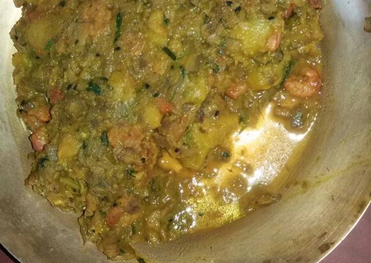 Any-night-of-the-week Cingri thor ghonto (banana stem prawn curry)