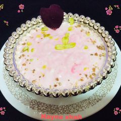 A picture of Rose shrikhand.