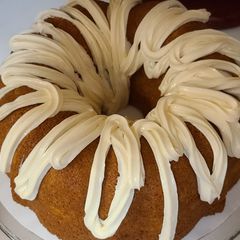 A picture of Mango cheesecake cake.